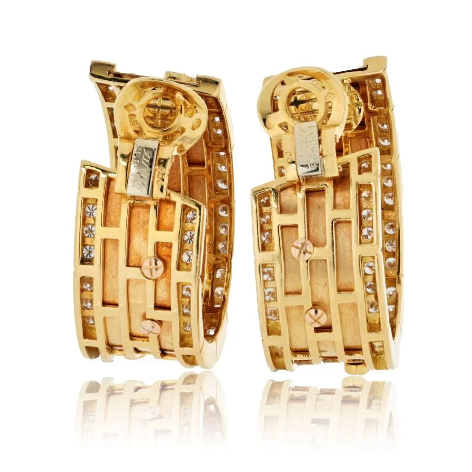 Carthttier 18K Yellow Gold Walking Panthere Diamond Earrings