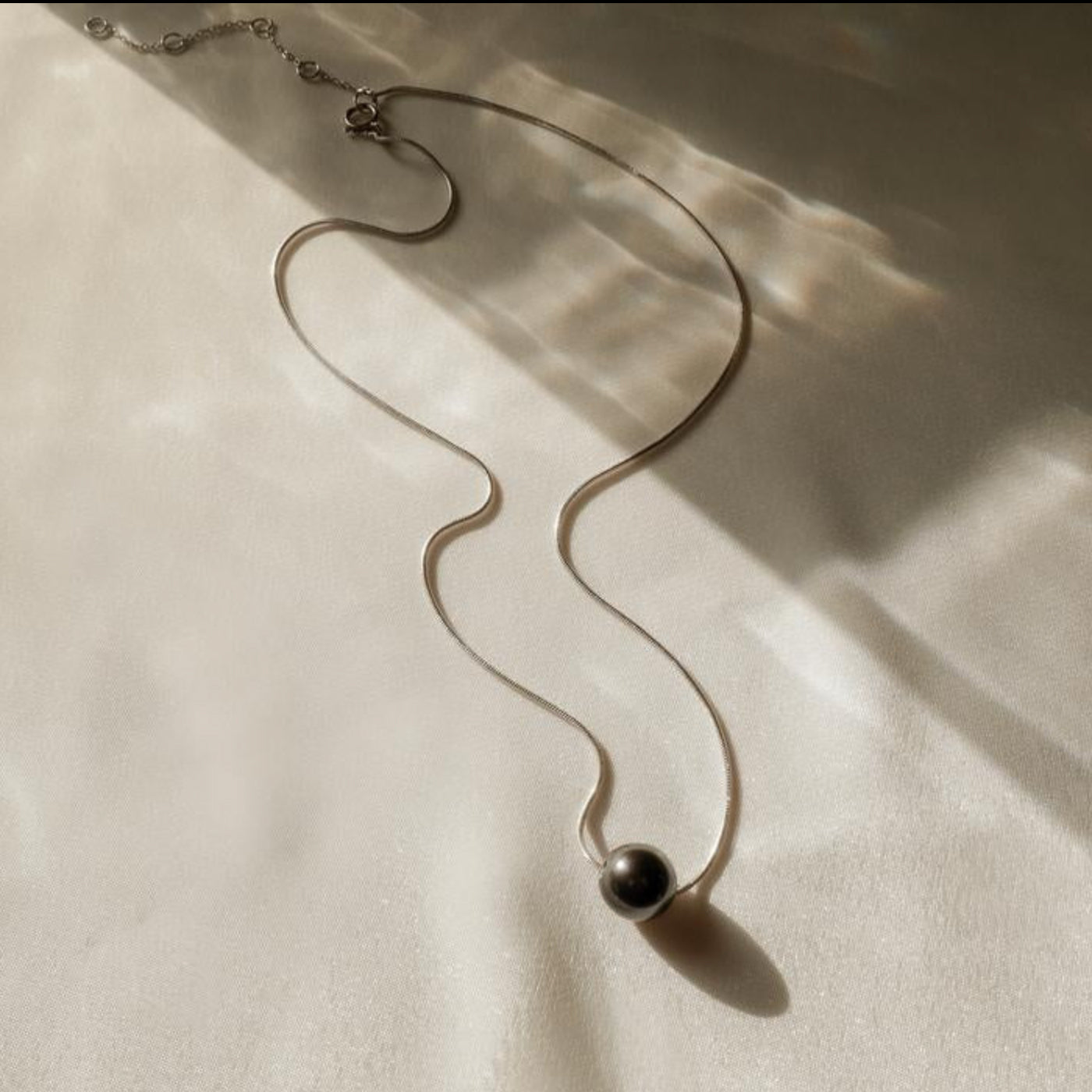 Single Black Pearl Necklace with Snake Chain