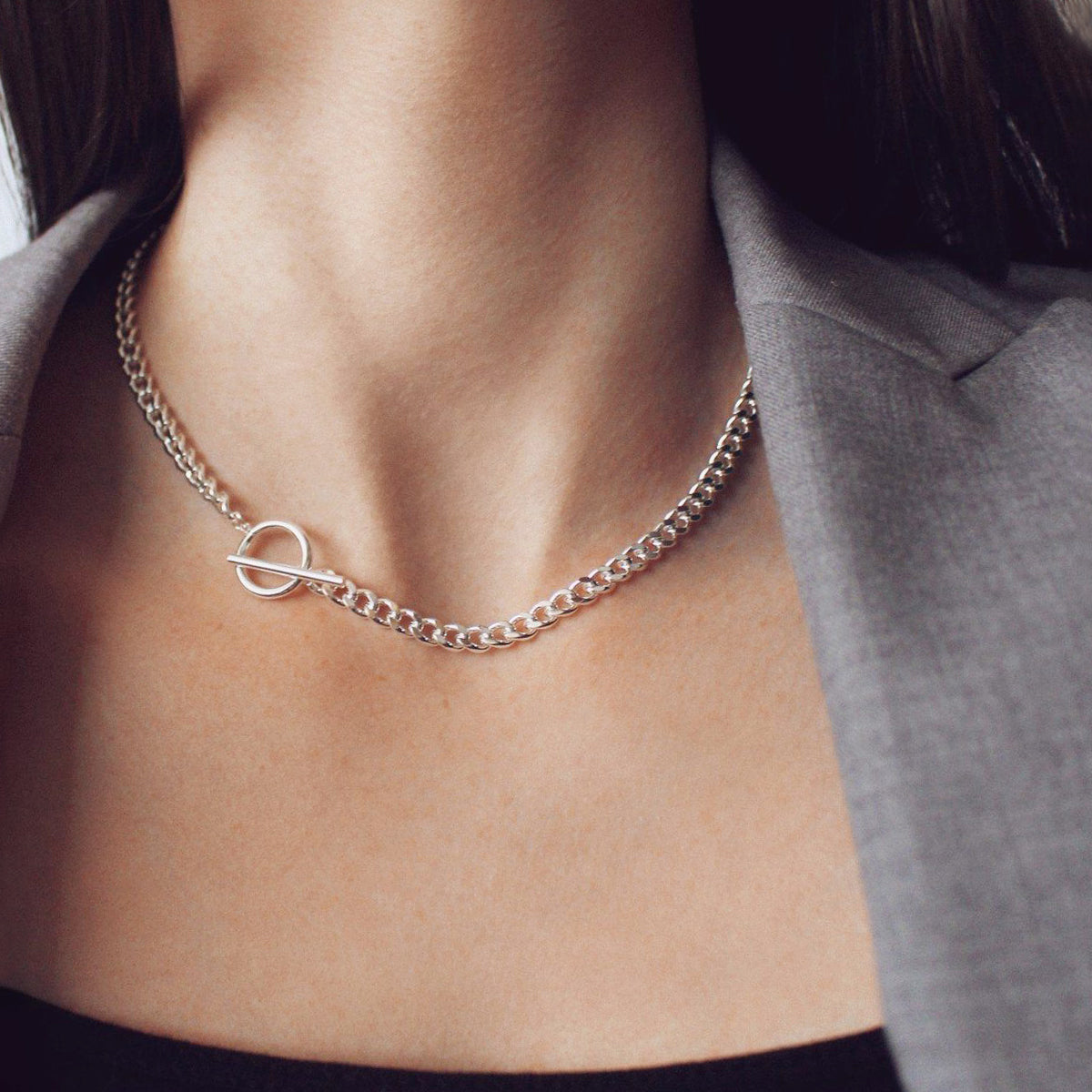 Curb Chain Minimalist Necklace with Bar & Circle
