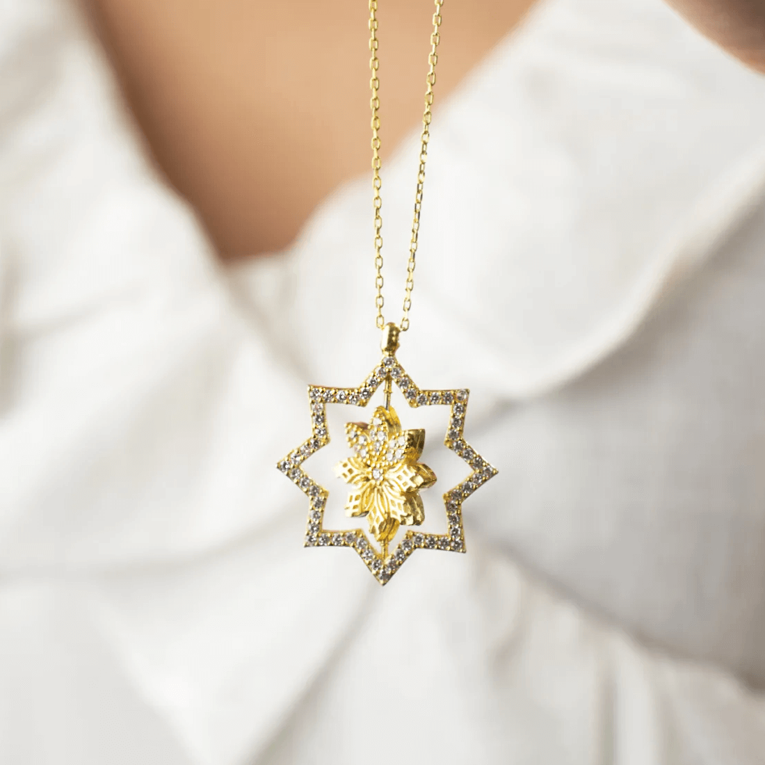 Spinning Pendant Lotus Flower Necklace with Zircon