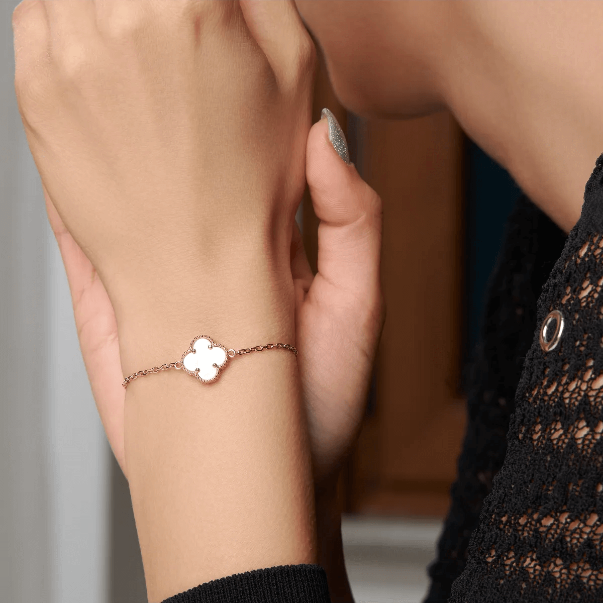 925 Silver Clover Bracelet with White Mother of Pearl