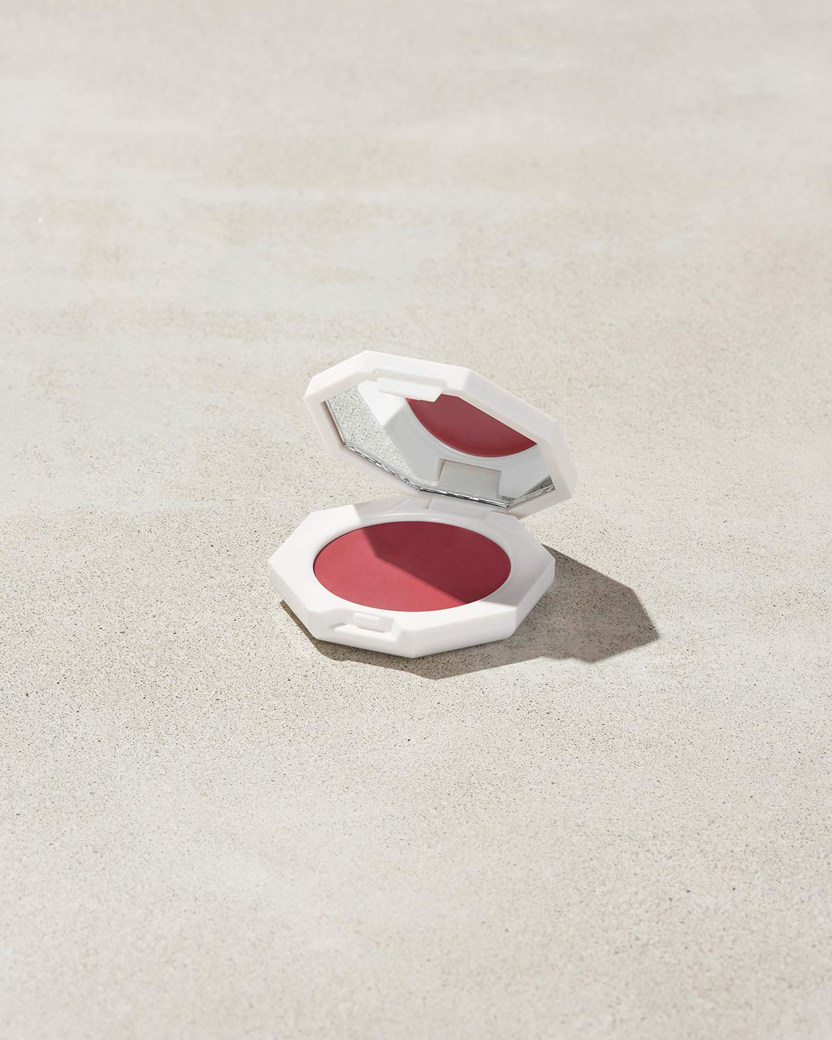 Cheeks Out Freestyle Cream Blush ¡ª Summertime Wine