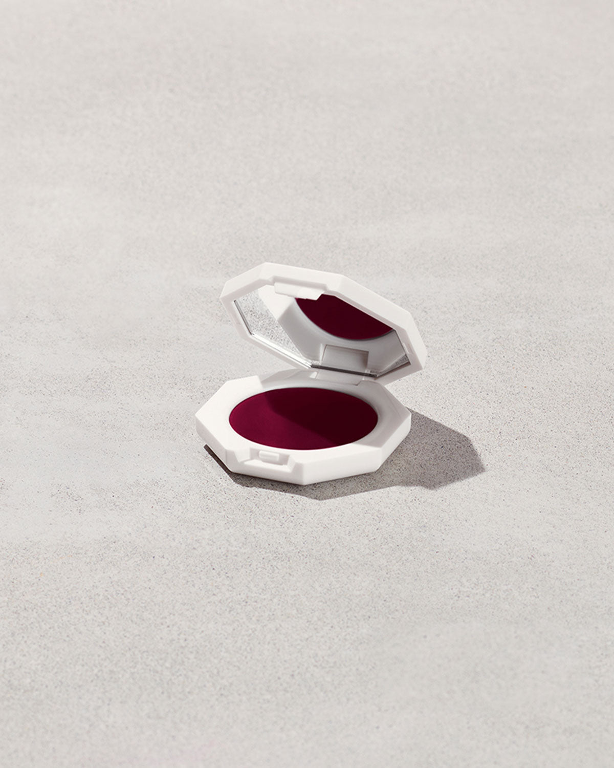 Cheeks Out Freestyle Cream Blush ¡ª Raisin Standardz