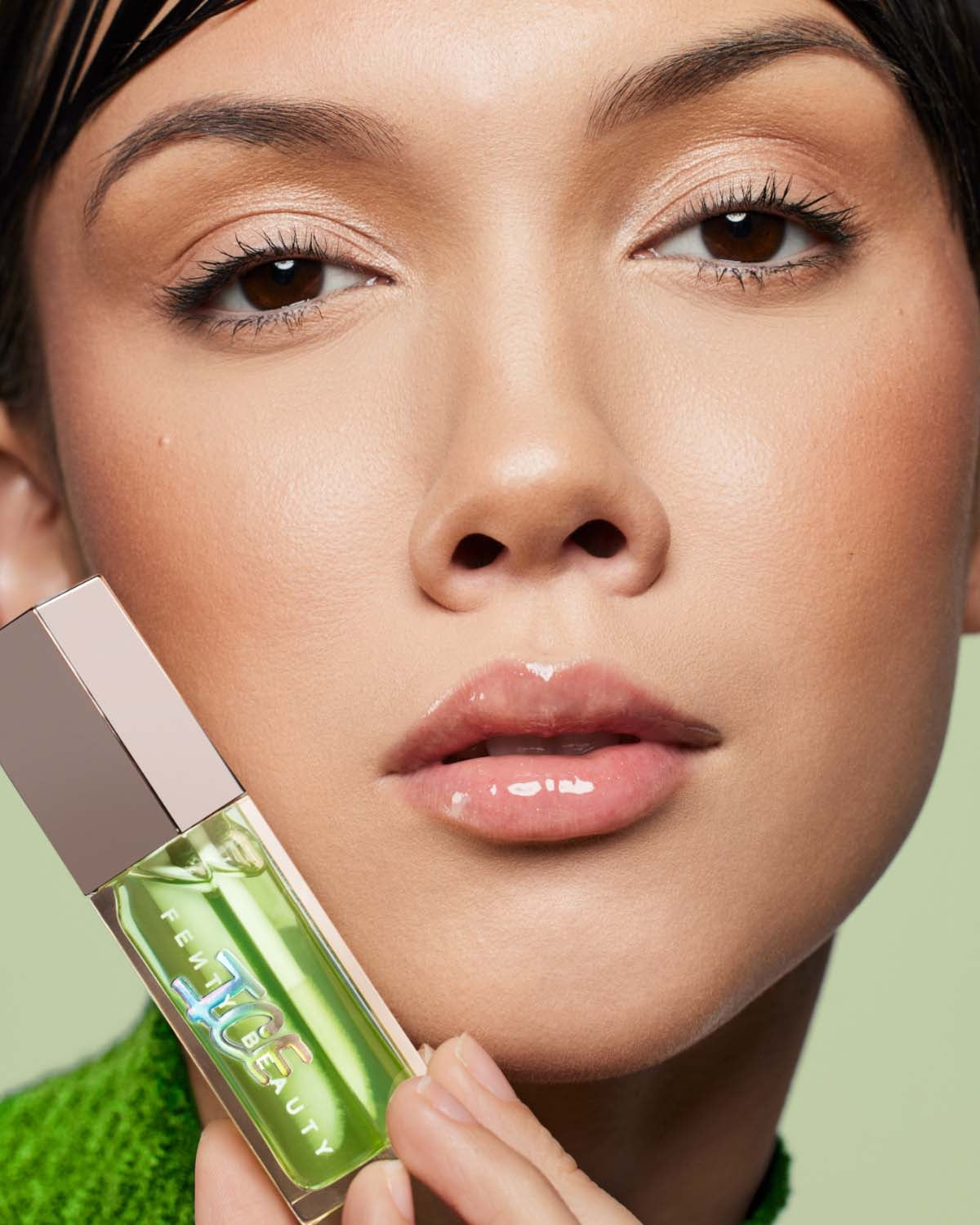 Gloss Bomb Ice Cooling Lip Luminizer ¡ª Cucum'brrr