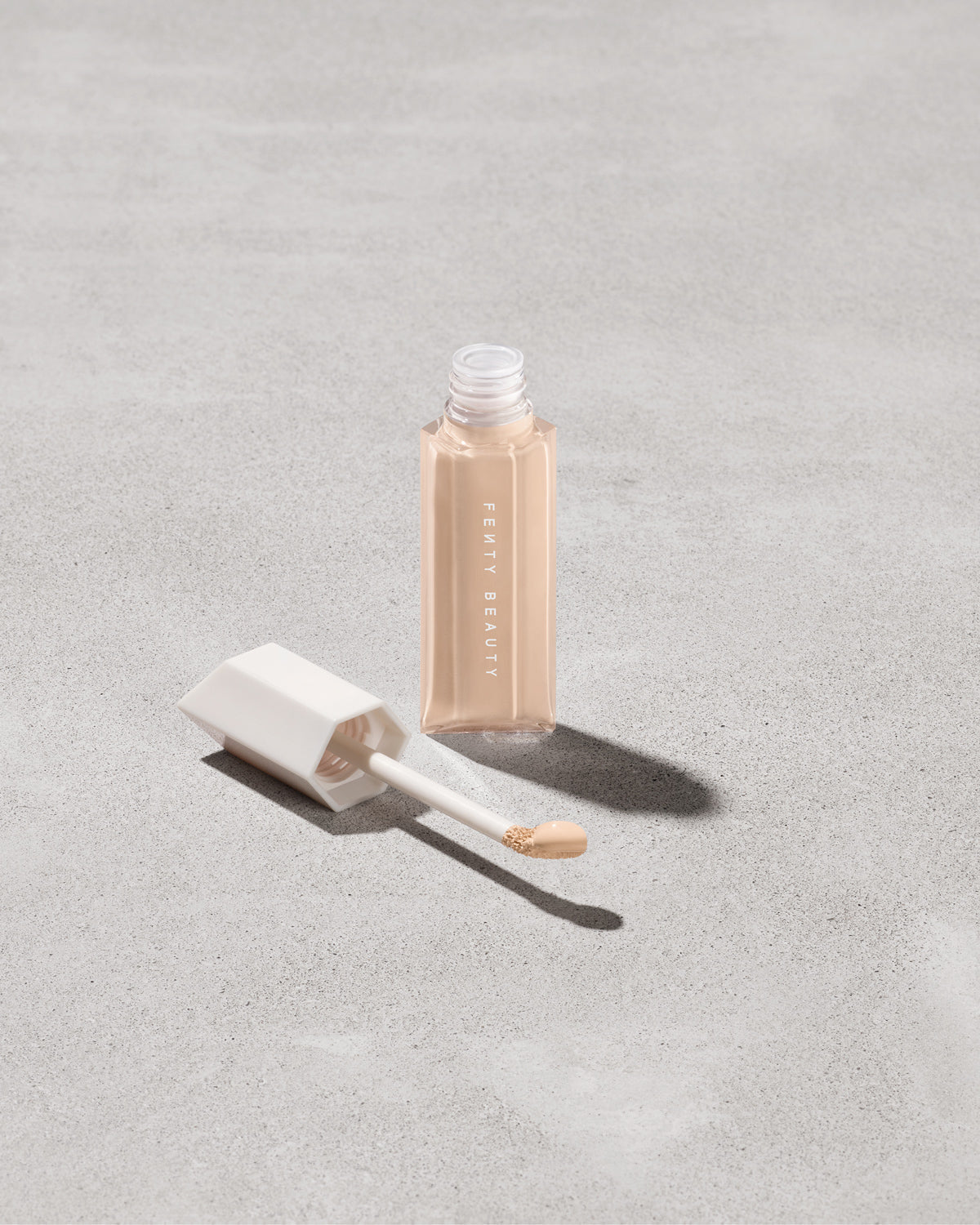 We're Even Hydrating Longwear Concealer ¡ª 160W