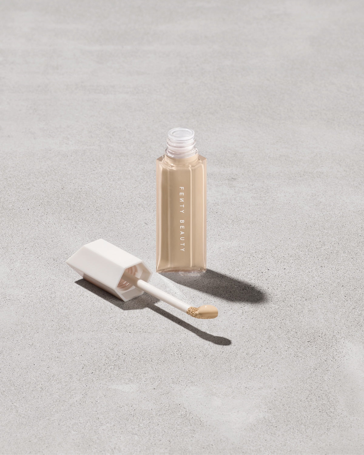 We're Even Hydrating Longwear Concealer ¡ª 190W