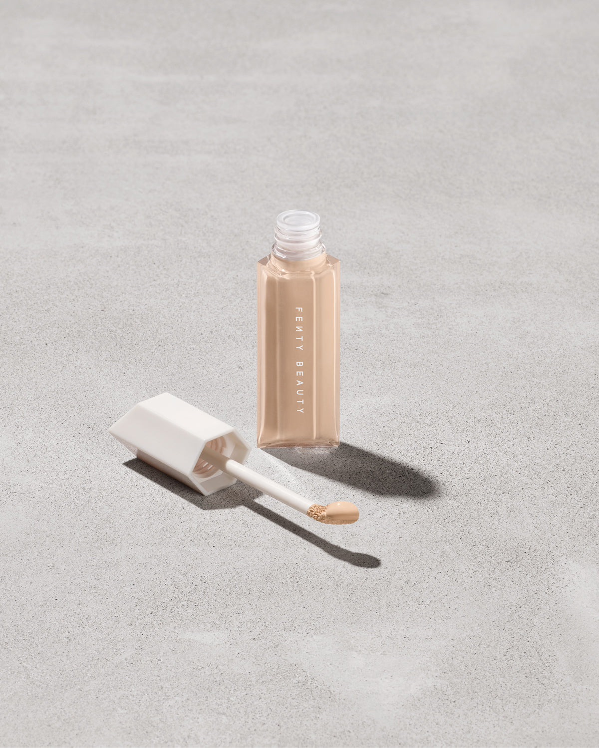 We're Even Hydrating Longwear Concealer ¡ª 225N