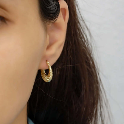 Croissant Hoop Earrings in 18k Gold-Plated Silver