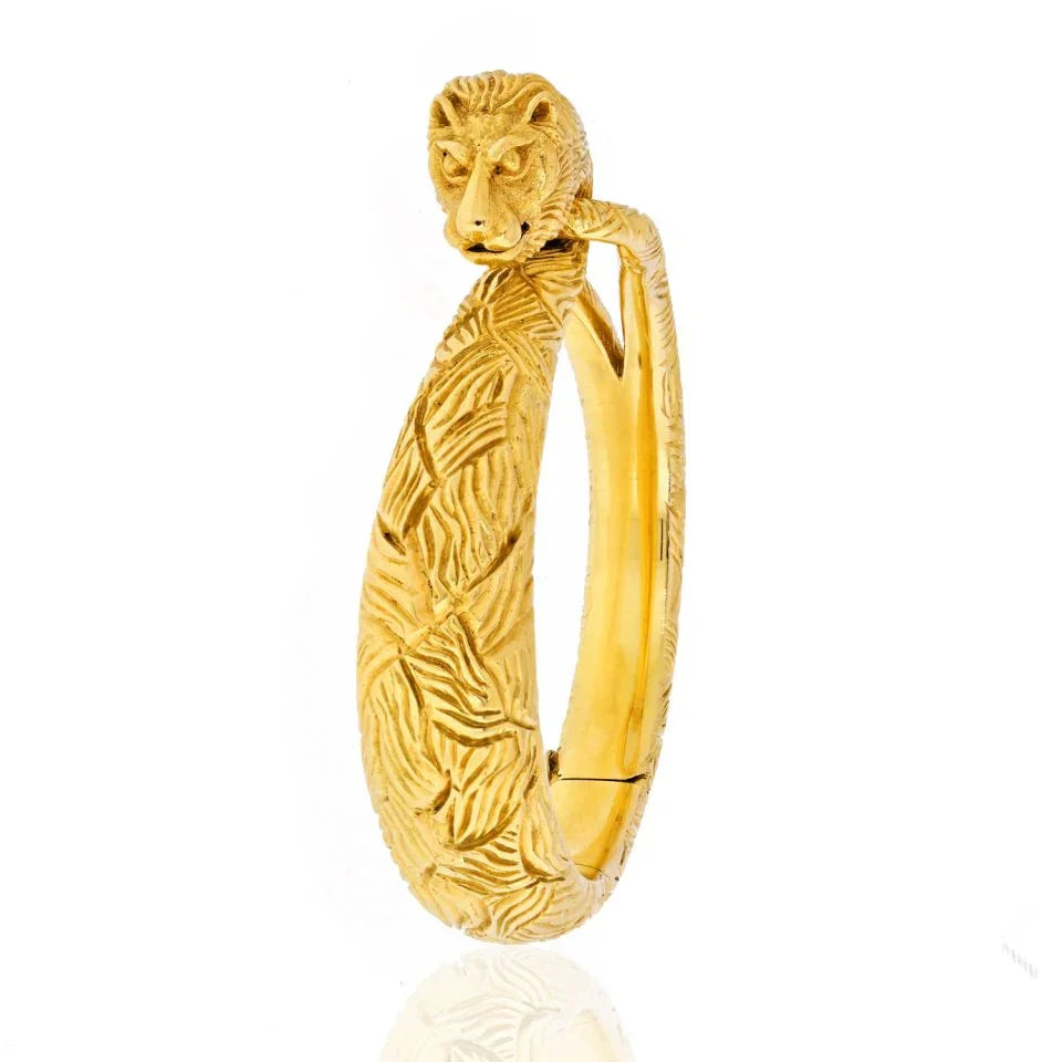 Carthttier 18K Yellow Gold Carved Lion Bangle Bracelet