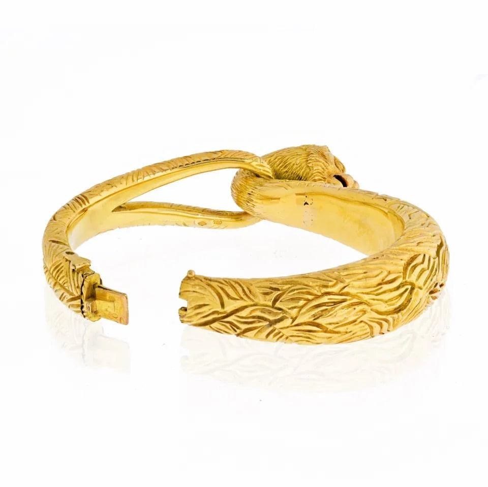 Carthttier 18K Yellow Gold Carved Lion Bangle Bracelet
