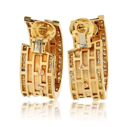 Carthttier 18K Yellow Gold Walking Panthere Diamond Earrings