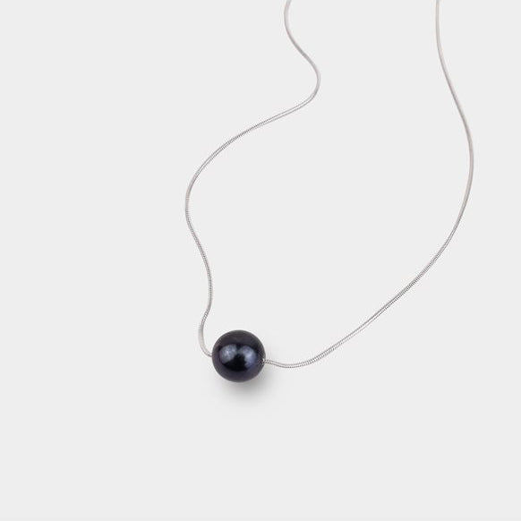 Single Black Pearl Necklace with Snake Chain