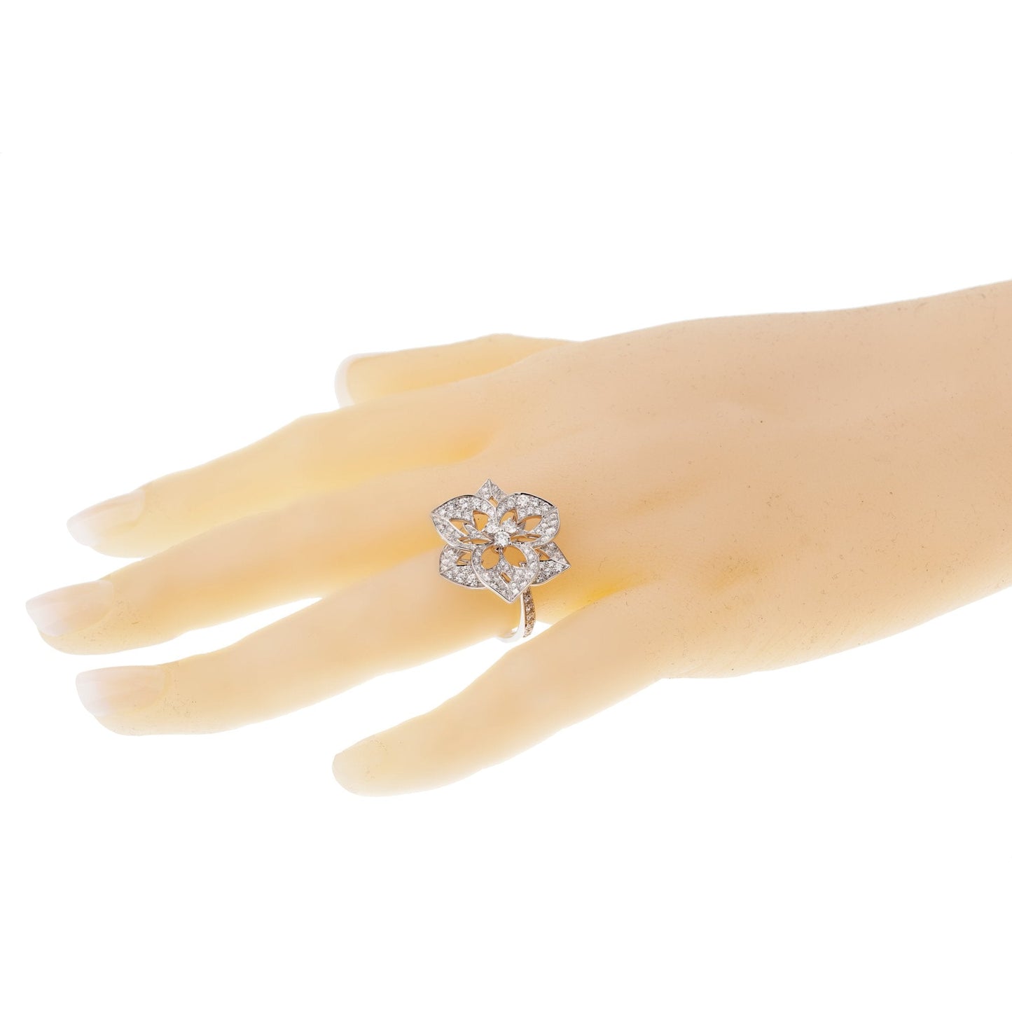 bothtucheron Large Flower Diamond 18k White Gold Cocktail Ring Sz 6 1/4