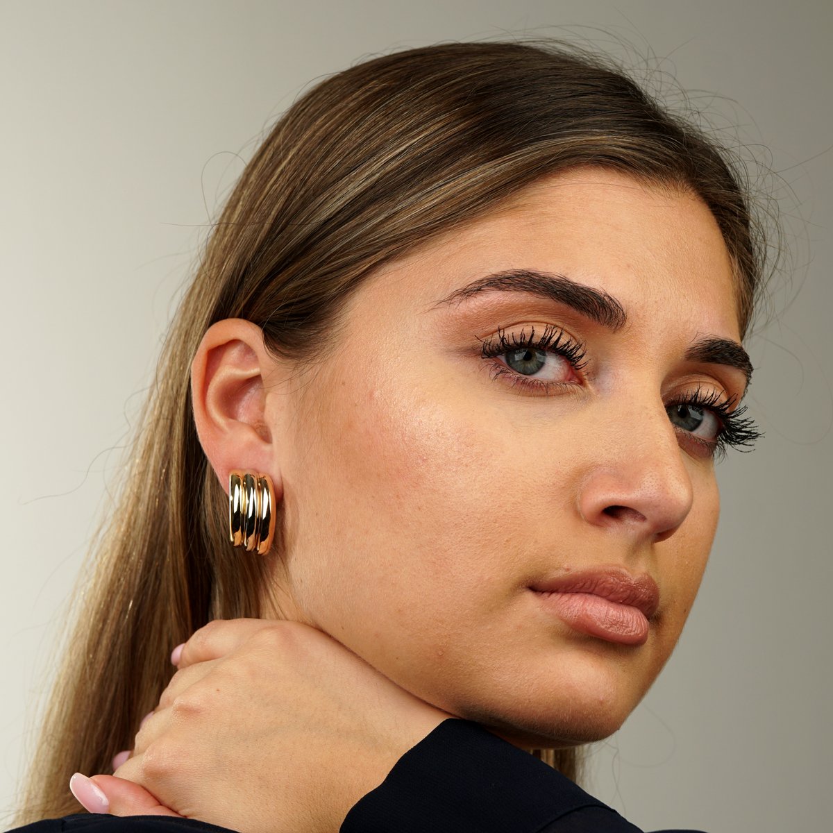 Carthttier Trinity Large Tri Color 18k Gold Hoop Earrings