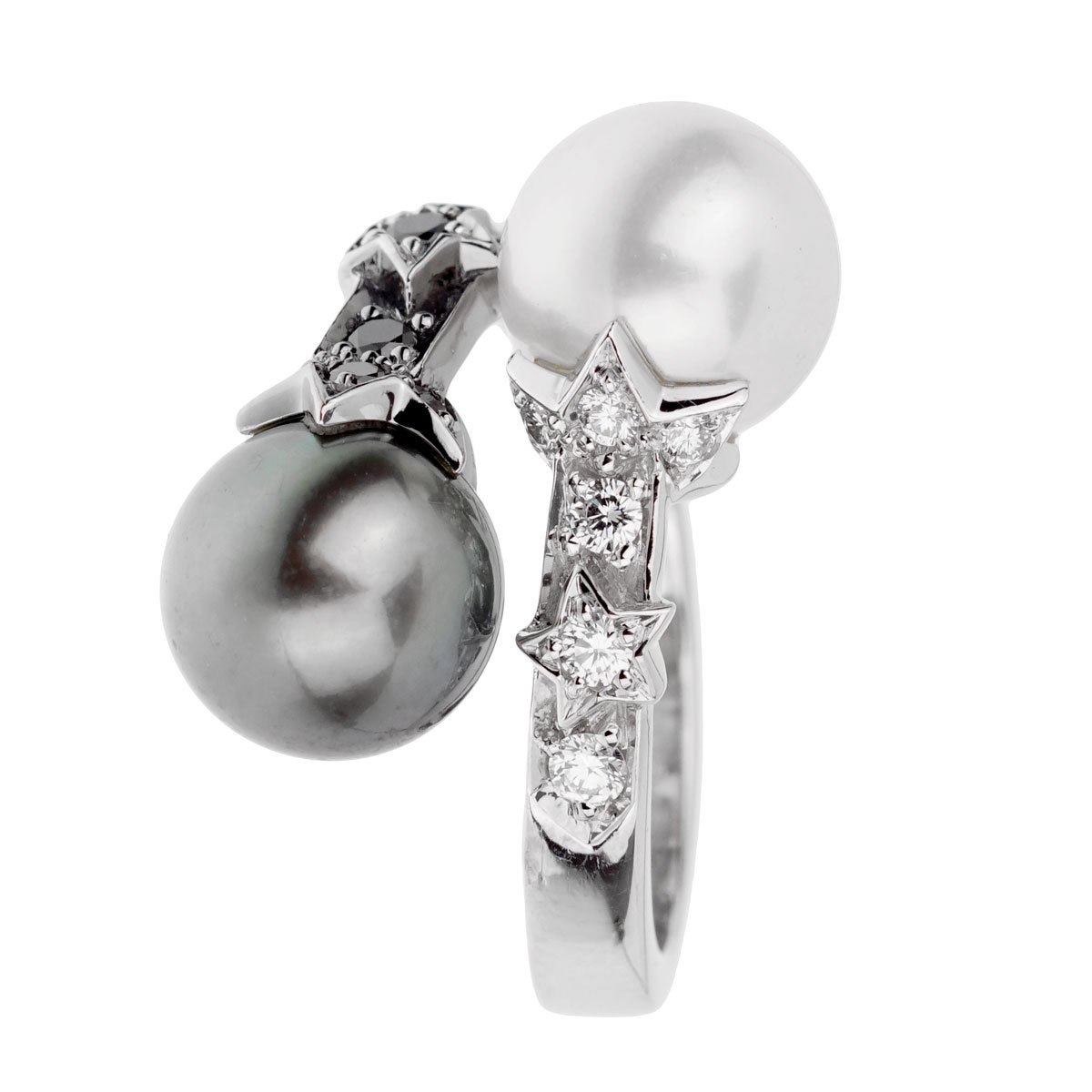 Chathtnel Diamond Pearl Bypass White Gold Ring