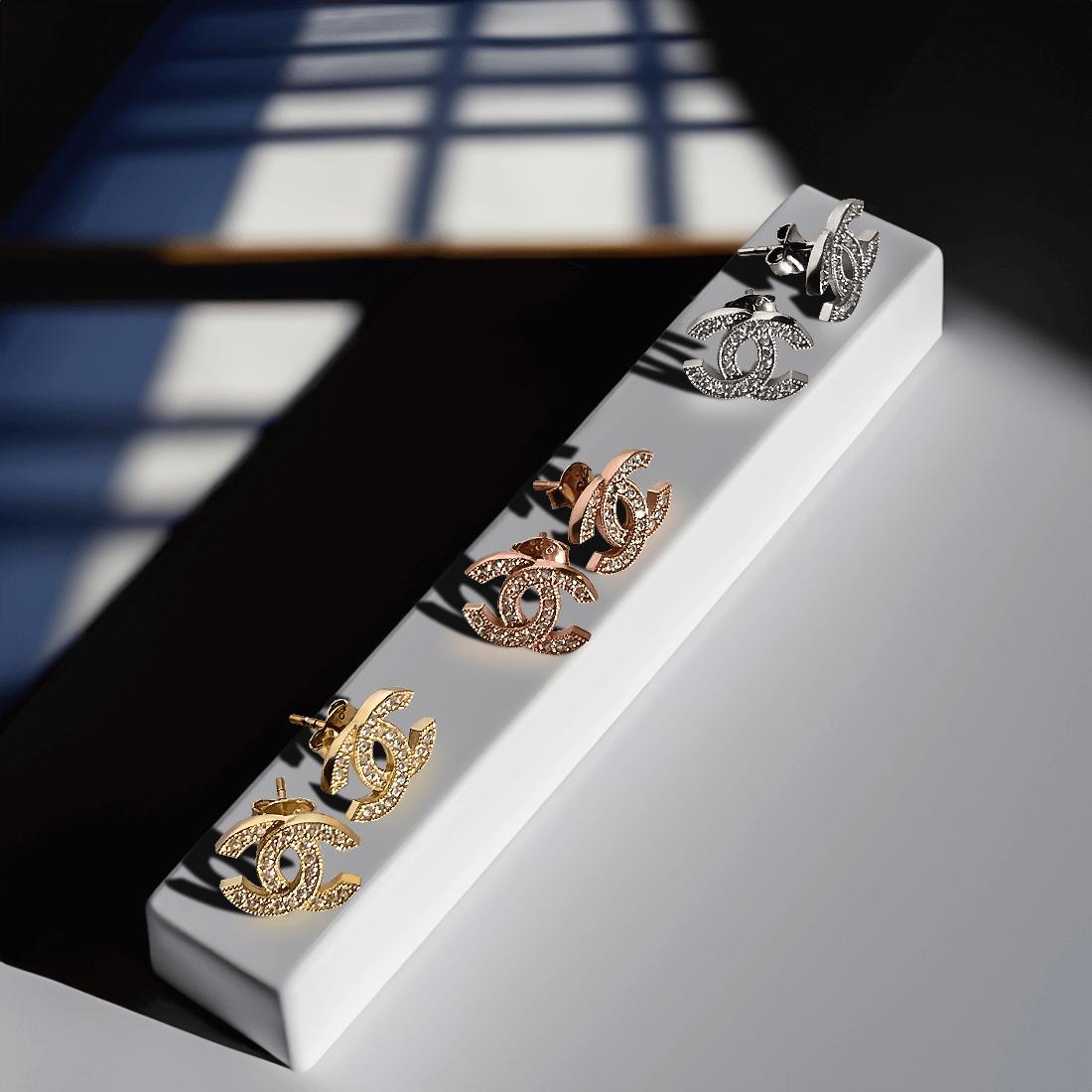 Classic CC Earrings Gold-Plated Silver Crystal Studs