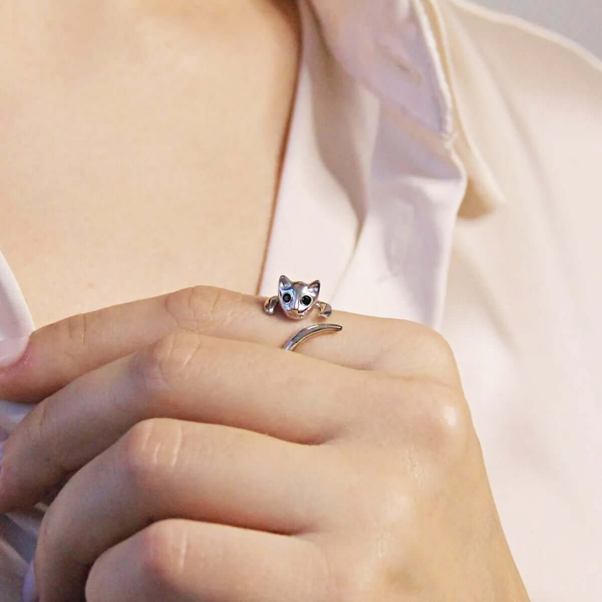 Cute Hugging Cat Open Ring in 925 Sterling Silver