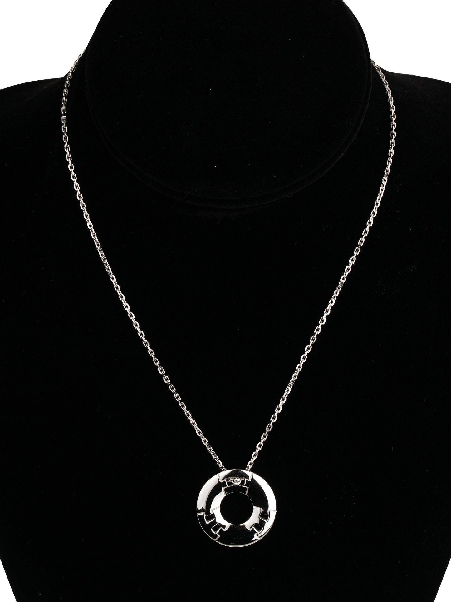 Herthtmes Vintage 18k White Gold Vintage Pendant Necklace