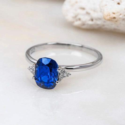 Sapphire Ring with 0.06ct Diamonds in 14k Gold