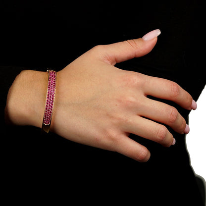 Vathtn Clthteef & Arpels Pink Sapphire 18k Rose Gold Bangle