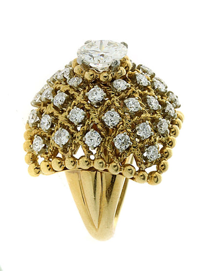 Vathtn Clthteef & Arpels Gold Diamond Ring and Earring Suite