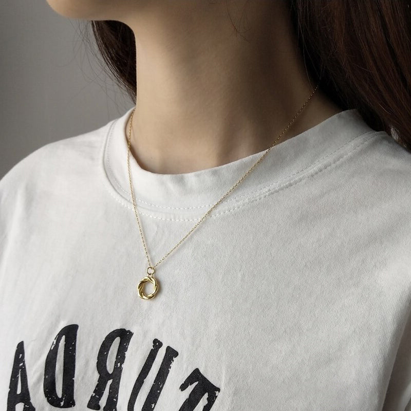 Wire Wreath Pendant Necklace Silver Dainty Jewelry